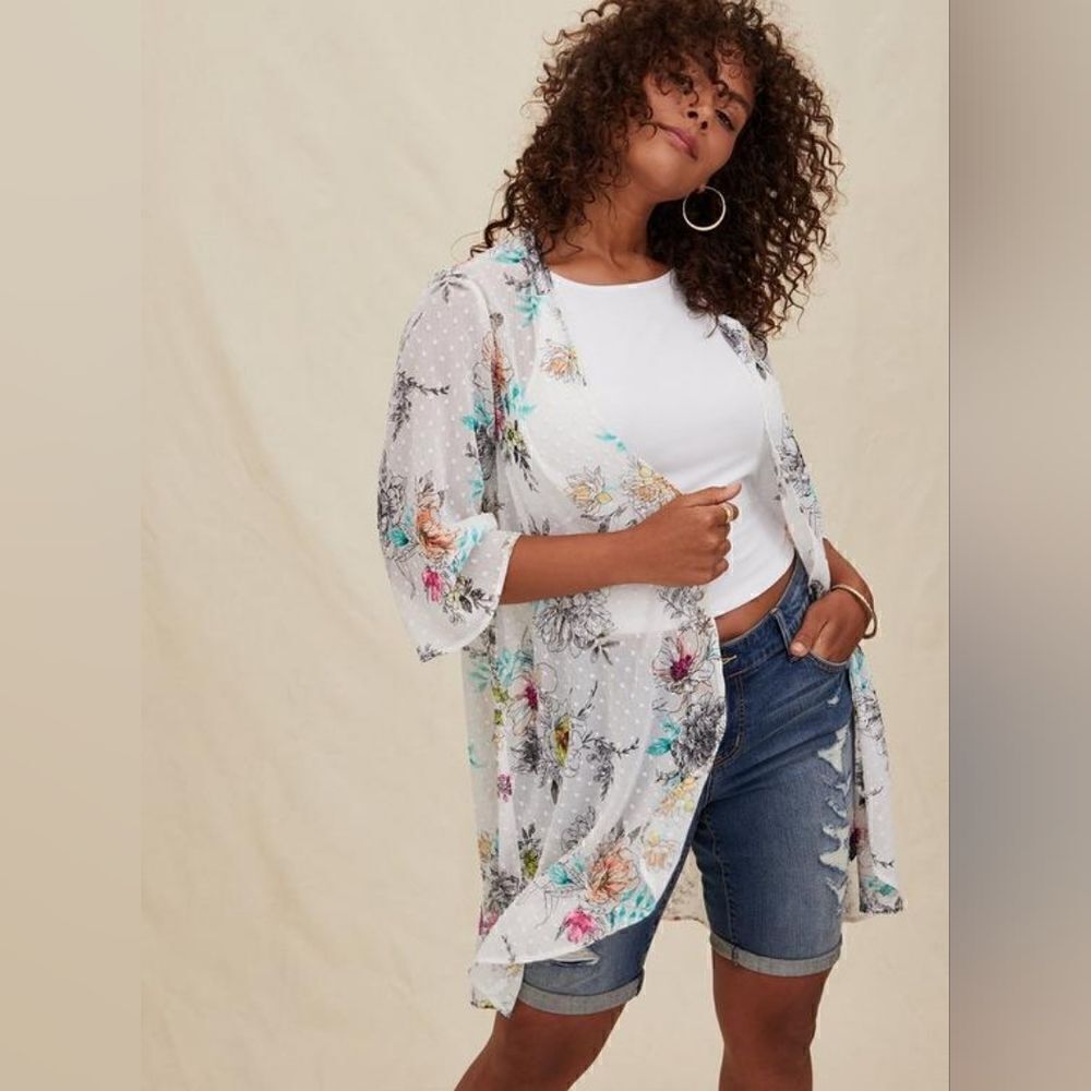 Torrid Women's White Floral Swiss Dot Hi-Low Kimono Size 1/2 - Picture 2 of 10